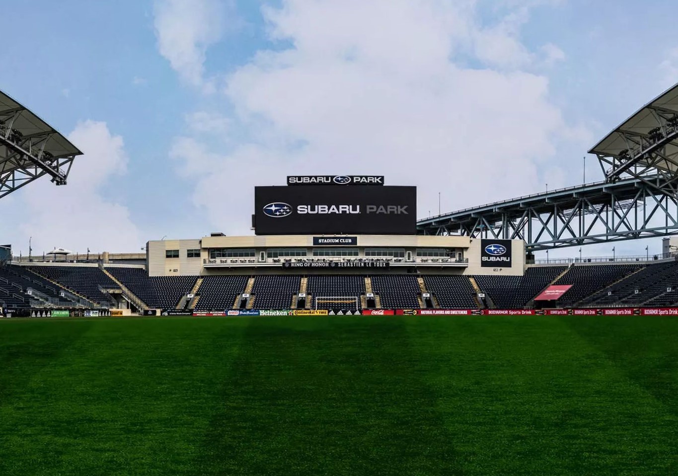 Sports & Entertainment